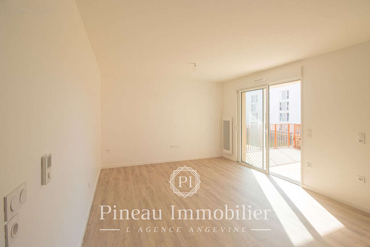 Appartement à LES PONTS-DE-CE