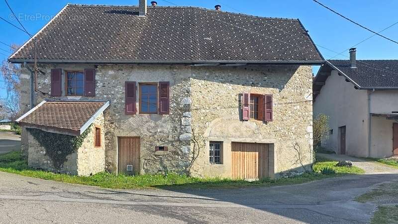 Confortable maison en pierres à FRANGY (74) - photo 8
