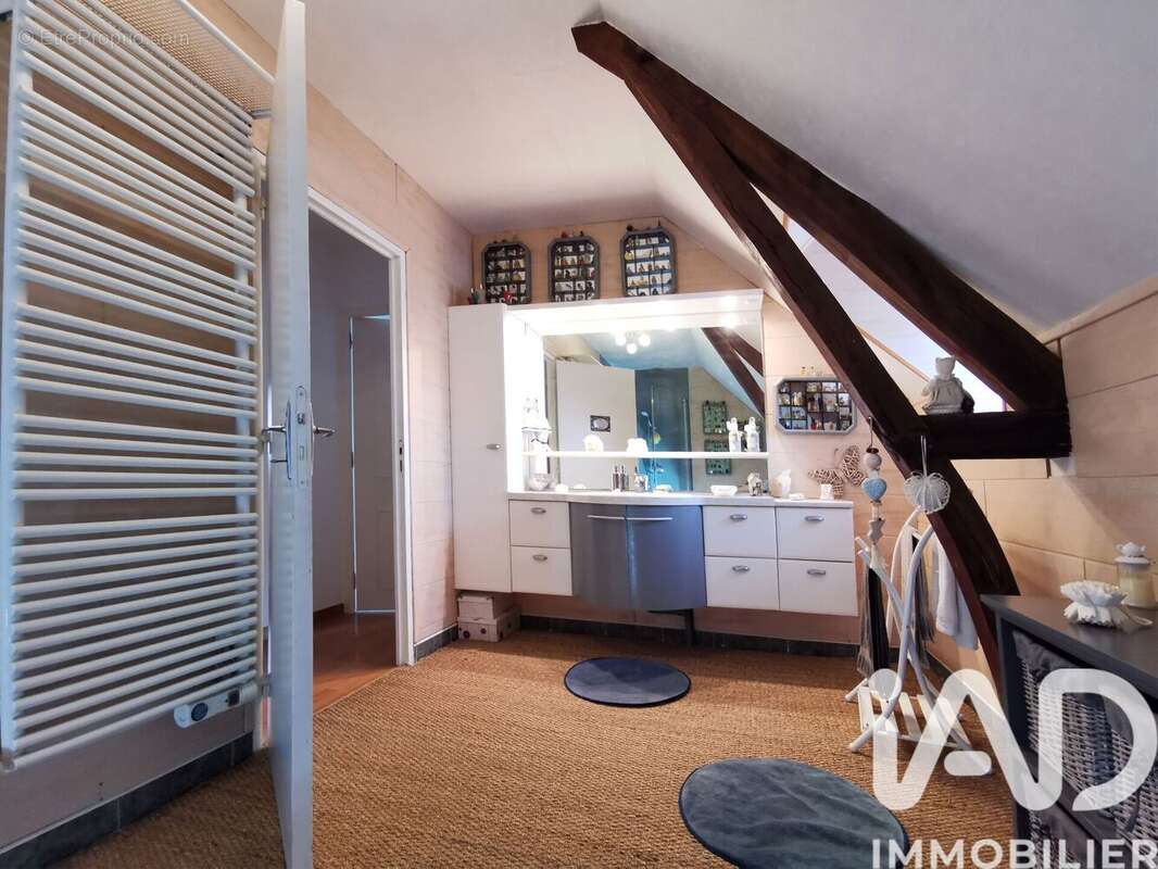 Maison 211 m² à Montigny-Lengrain  - photo 9