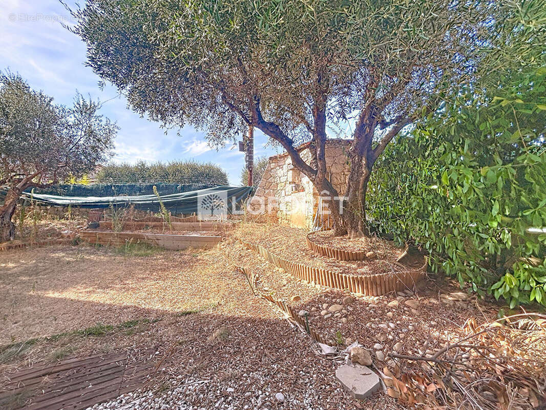 Appartement à SAINT-LAURENT-DU-VAR