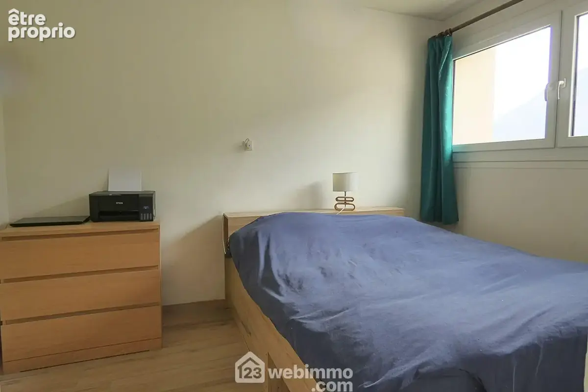 Elle comprend une chambre agréable