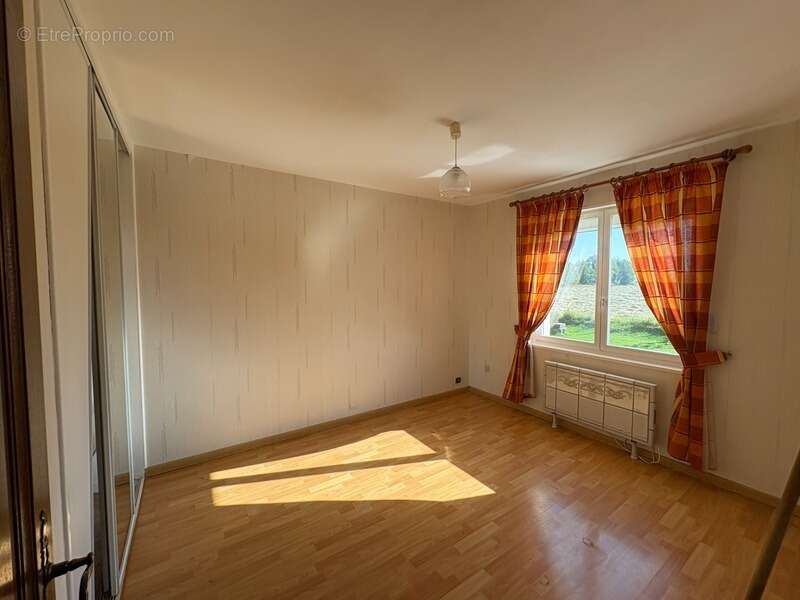 Maison à rénover avec vie de plain-pied 4 Chambres sur sous-sol dans le bourg de SAINT-VIGOR-D'YMONVILLE (76430) - photo 18