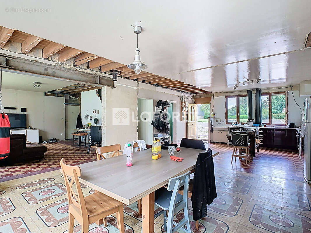 Maison à DOMMARTIN-SOUS-HANS