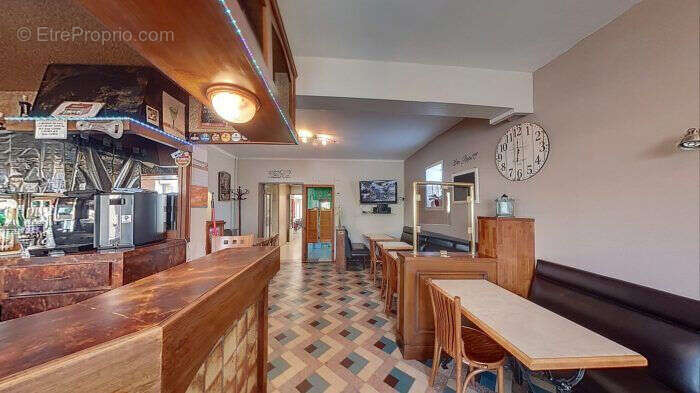 Photo 2 - Commerce à BEAURAINVILLE