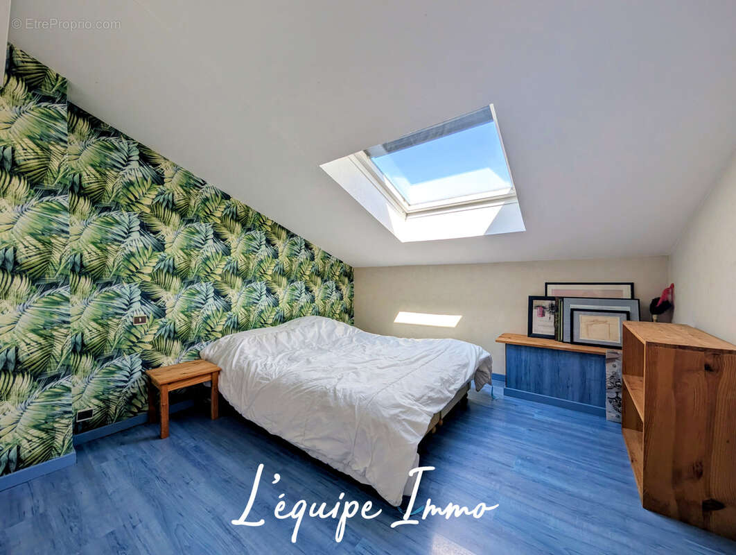Grande Maison familiale avec piscine et garages sur 4300 m2 de terrain - photo 13