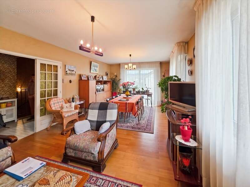 Maison à LONS-LE-SAUNIER