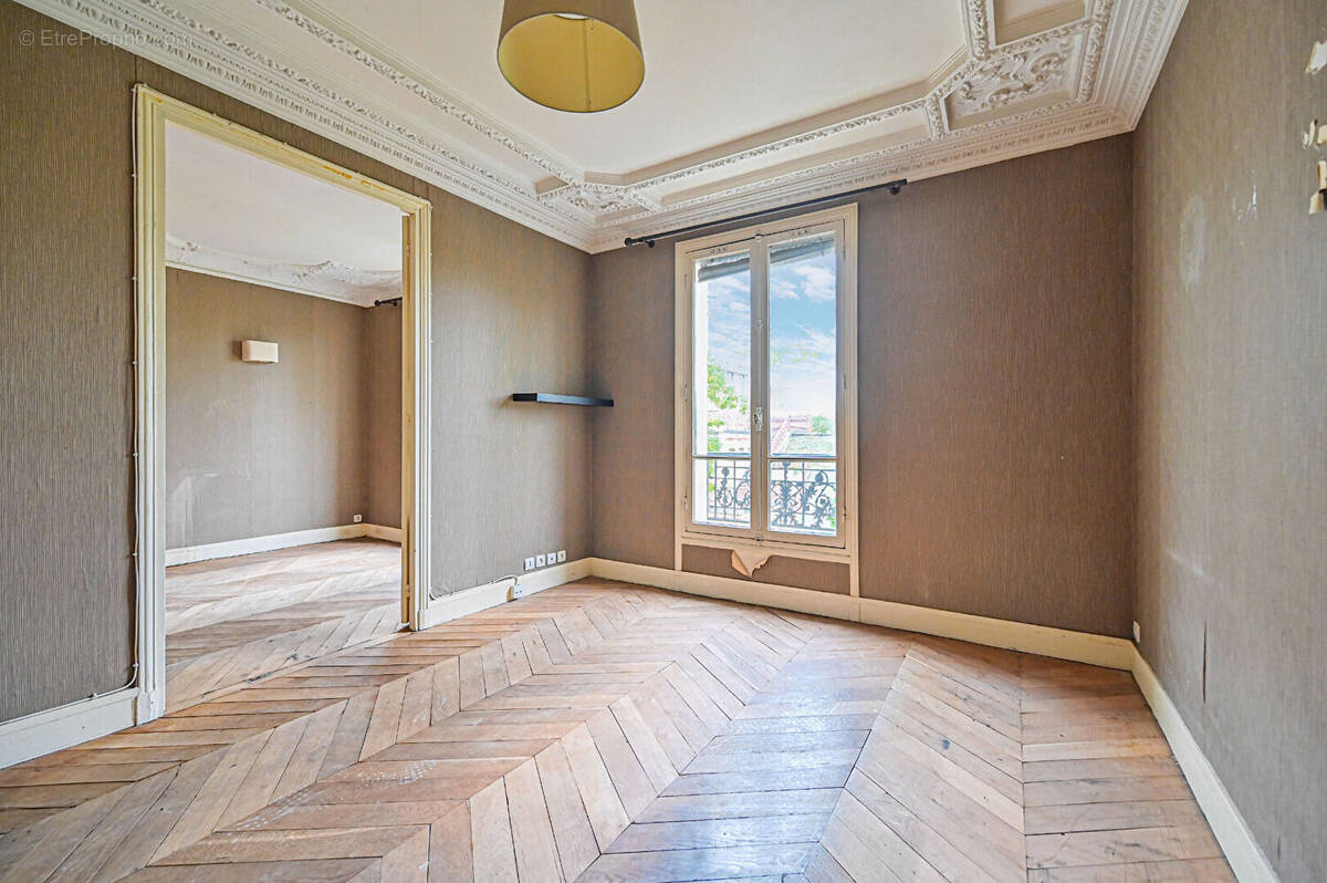 Appartement à PARIS-14E