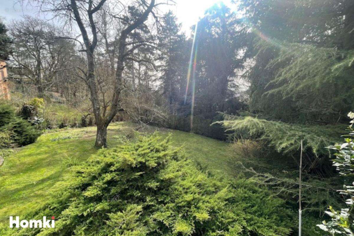 Terrain à CHARBONNIERES-LES-BAINS
