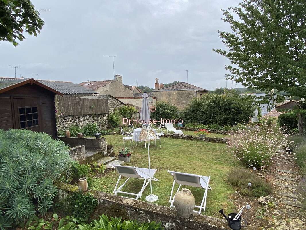 Maison à LATILLE