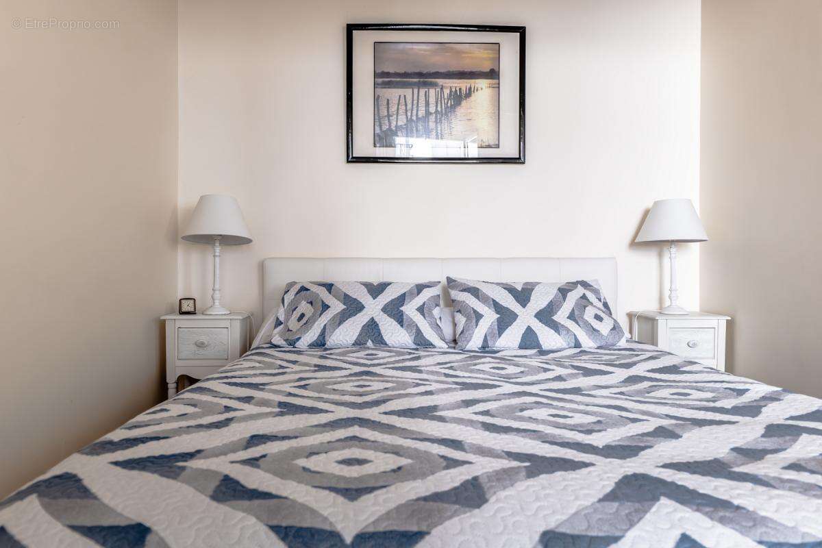 Appartement à PARIS-1E