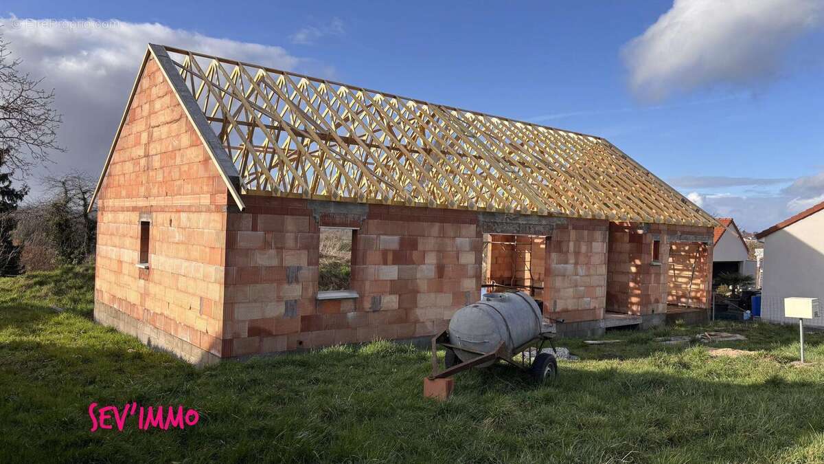 Maison à SAINT-GERMAIN-DES-FOSSES