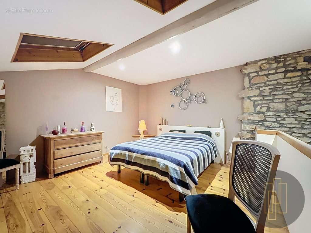 Exclusivité - Villefranche hypercentre - Appartement de charme - T4- 132.76 m² - photo 8