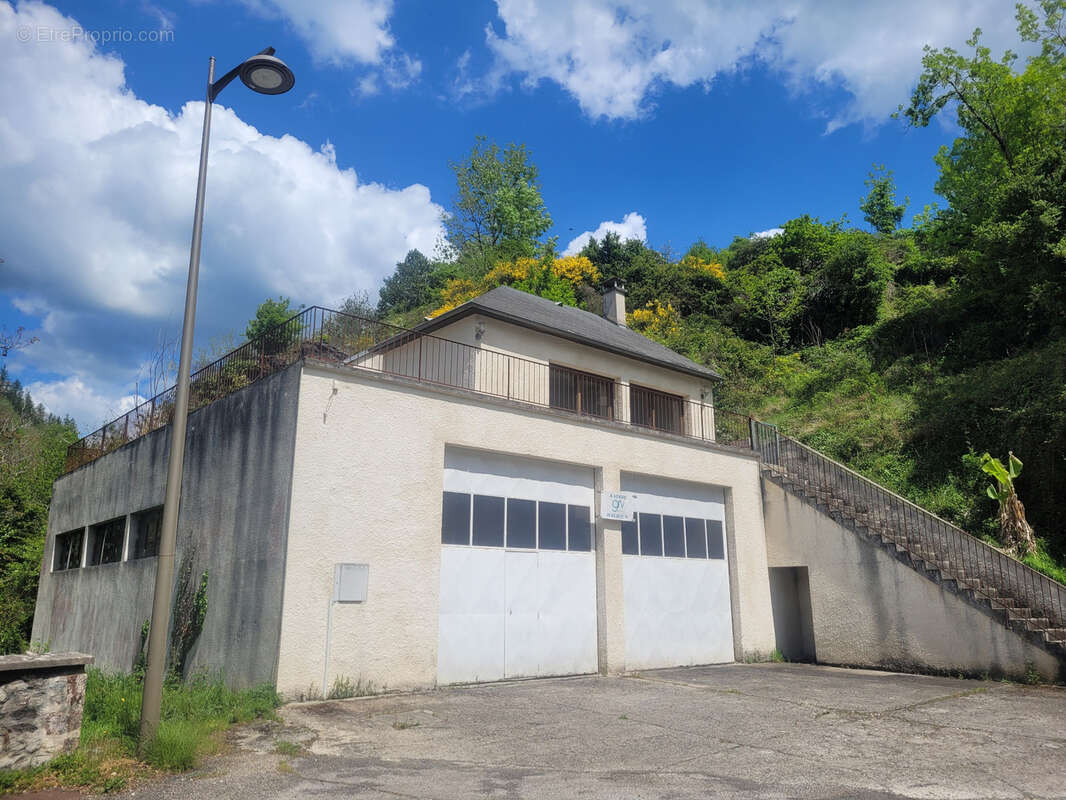 Maison avec très grand garage-atelier au bord du Lot (Cassaniouze, 15) - photo 13