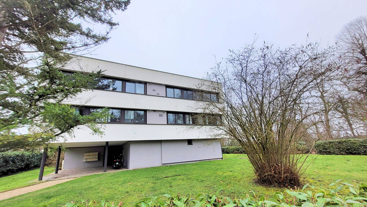 Appartement à LE COUDRAY-MONTCEAUX