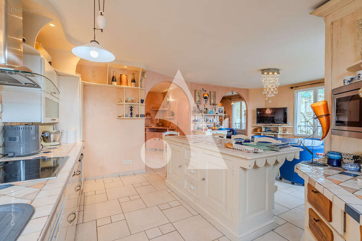 Appartement à SAINT-MAUR-DES-FOSSES