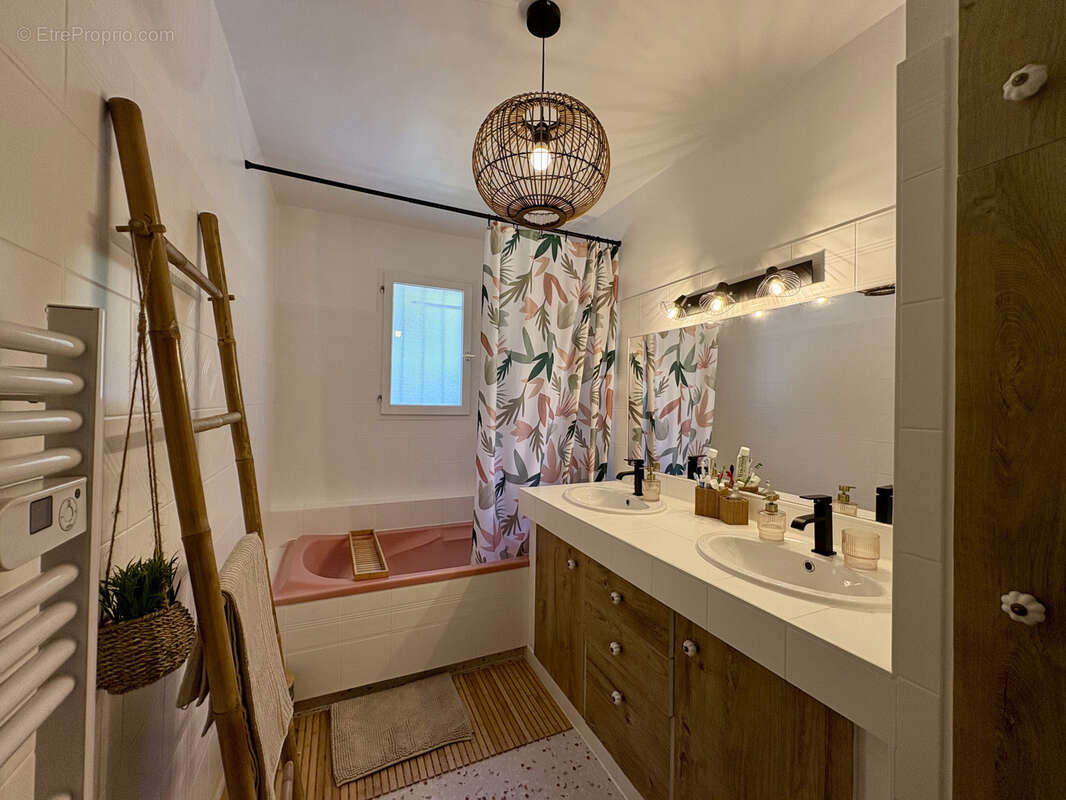 Maison à LA CHAPELLE-SUR-ERDRE