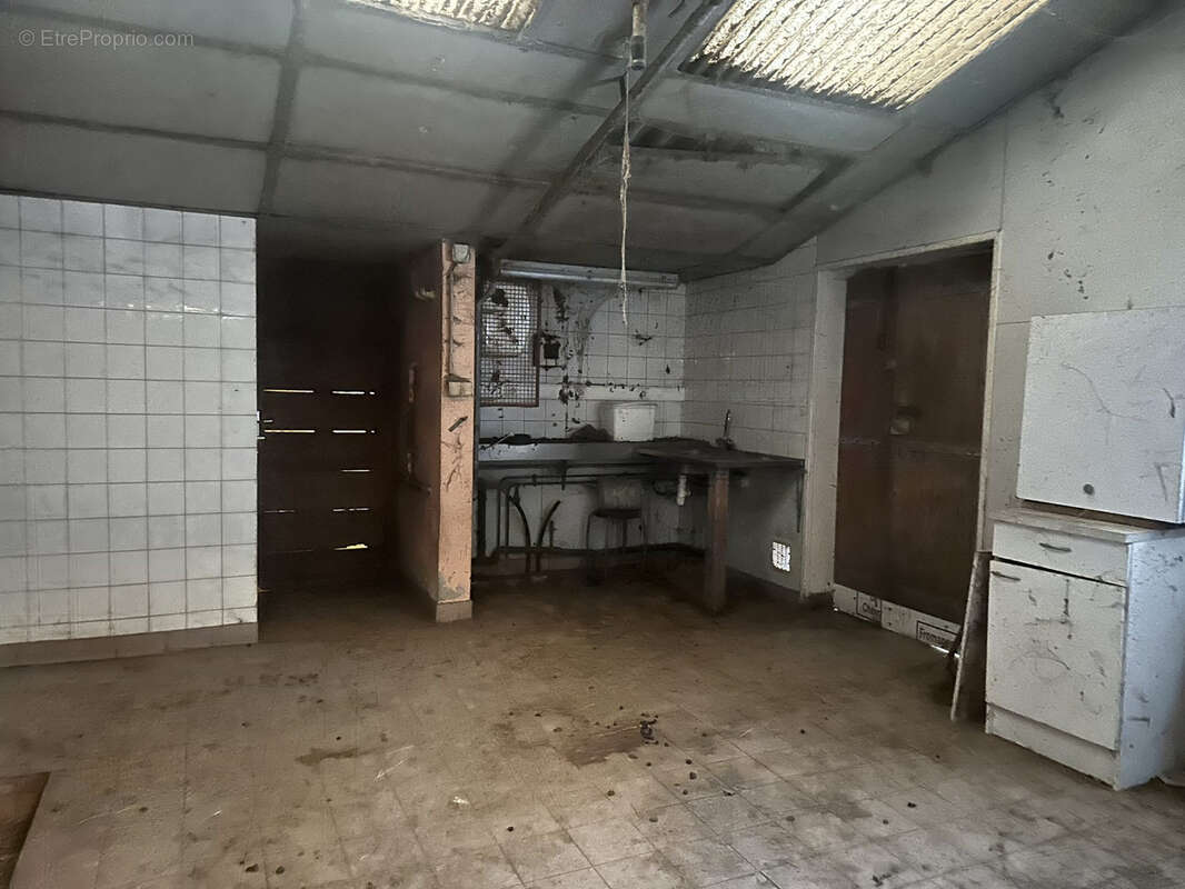 Exploitation - photo 25
