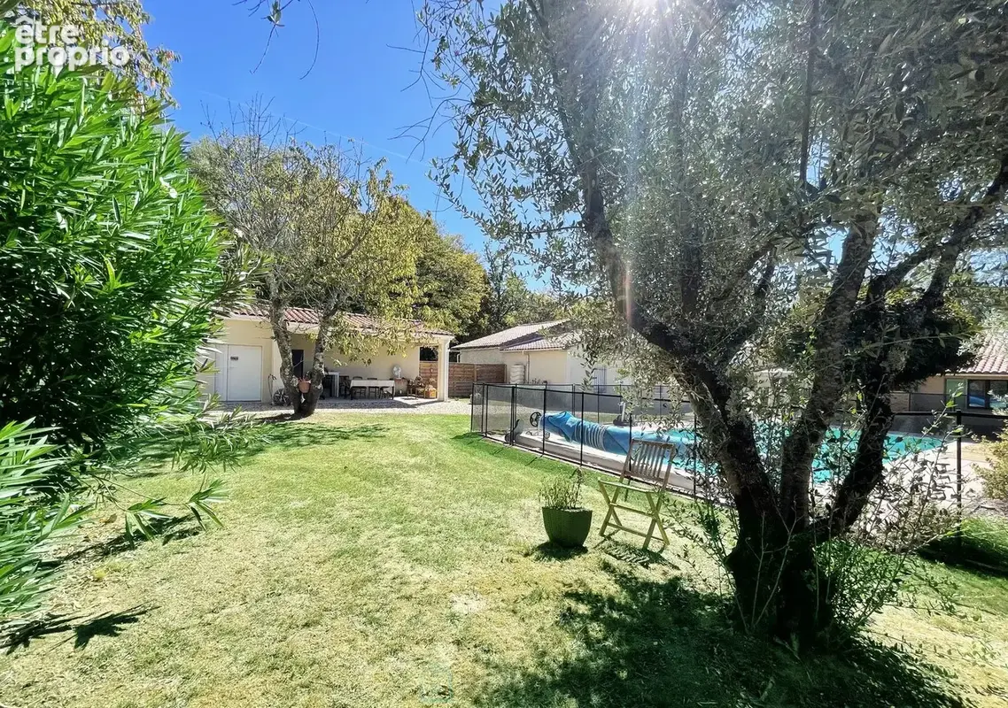 Maison de 187 m² sur un terrain arbore de 1 847 m² avec piscine - photo 4