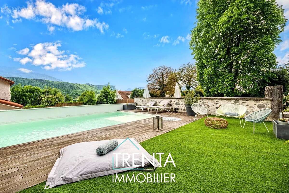 Maison à SAINT-ETIENNE-DE-CROSSEY