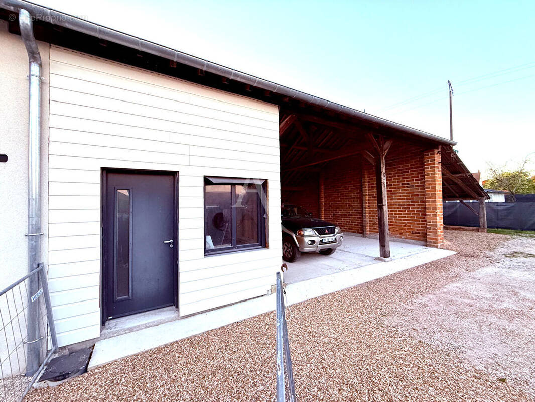 Maison à MARCILLY-EN-VILLETTE