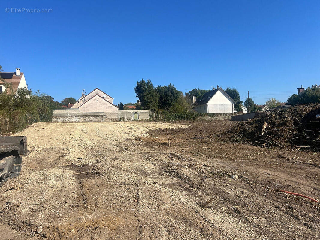 Terrain à VILLIERS-SUR-ORGE