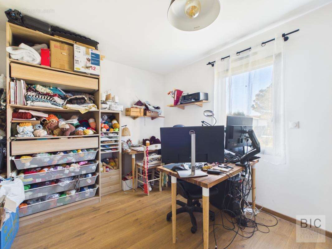A vendre maison état neuf en bois avec jardin plein sud - photo 16