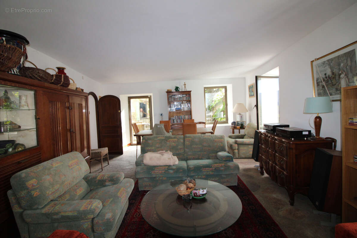 Maison à COLOMBIERES-SUR-ORB