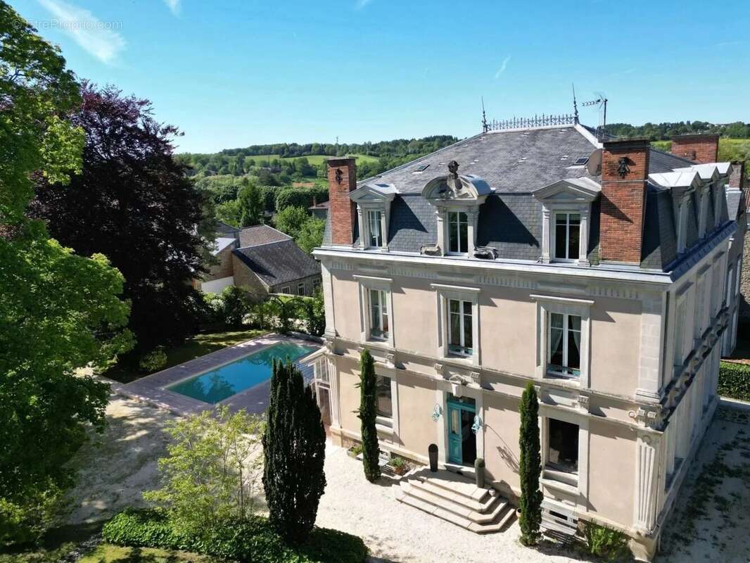 Maison de Centre Ville avec parc - photo 2