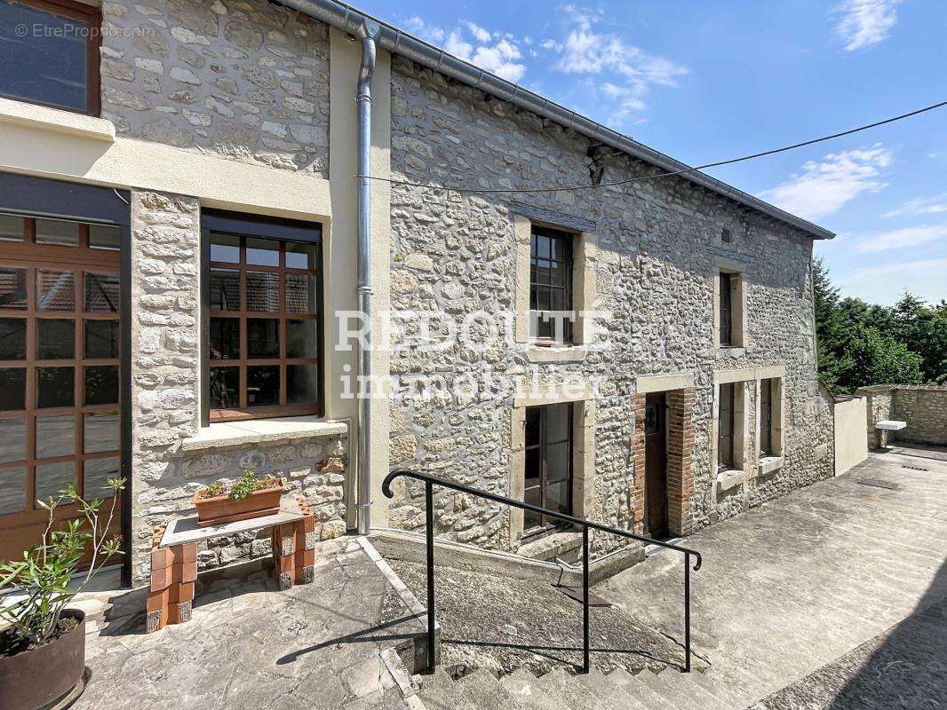 Grande maison T8 environ 250m²  - Hangar - Jardin - Crugny - photo 23