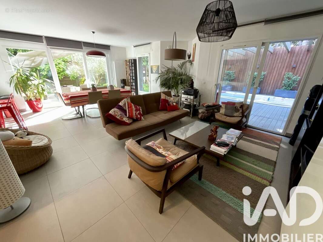 Photo 6 - Maison à TOUSSUS-LE-NOBLE