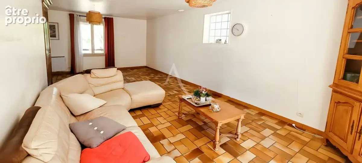 À vendre ! Charmante maison de plain-pied de 100 m² sur un beau terrain de 471 m². - photo 2