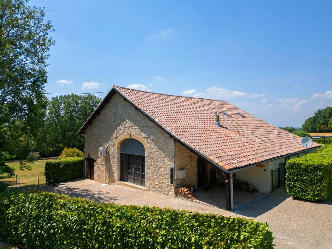 Belle propriété de caractère en Dordogne avec piscine chauffée et magnifiques jardins - photo 19