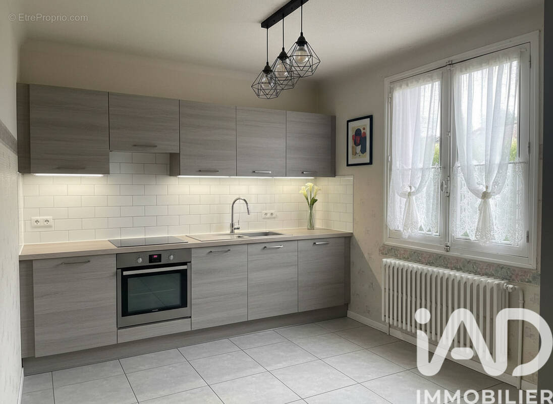 Photo 1 - Maison à ESTREES-SAINT-DENIS