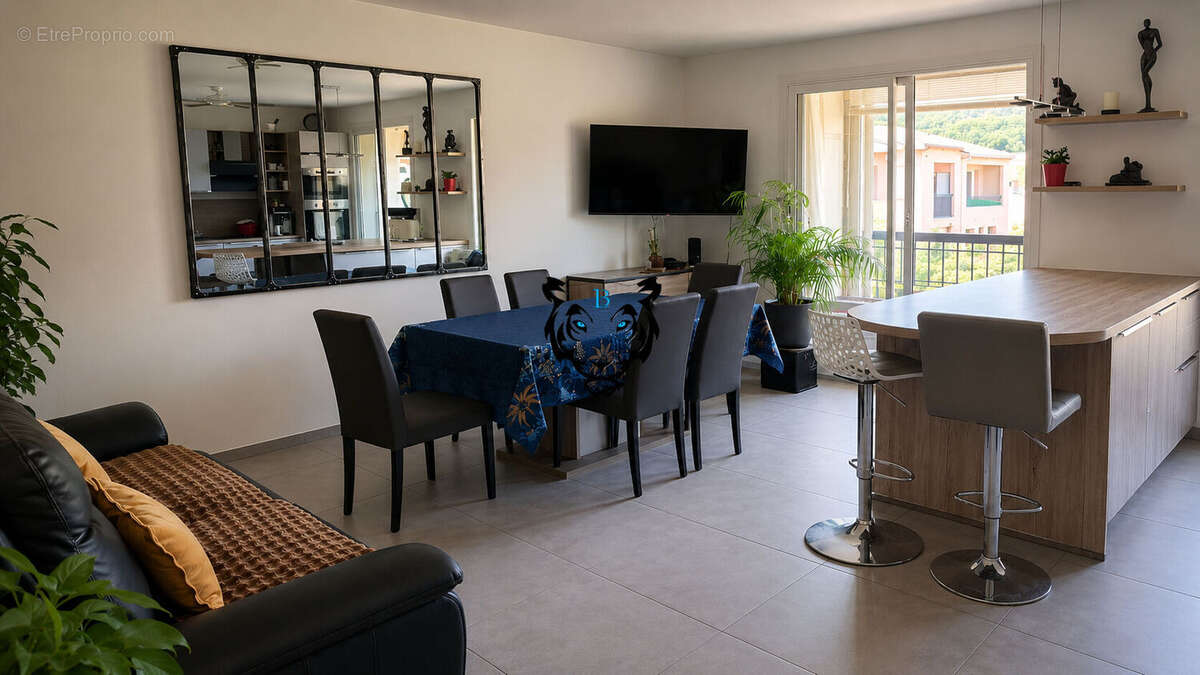 Appartement Roquebrune Sur Argens 4 pièce(S - photo 2