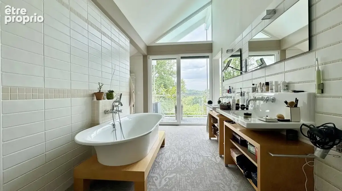 Villa d'architecte de 300 m² avec piscine et jardin de 1100 m², au calme absolu - photo 16