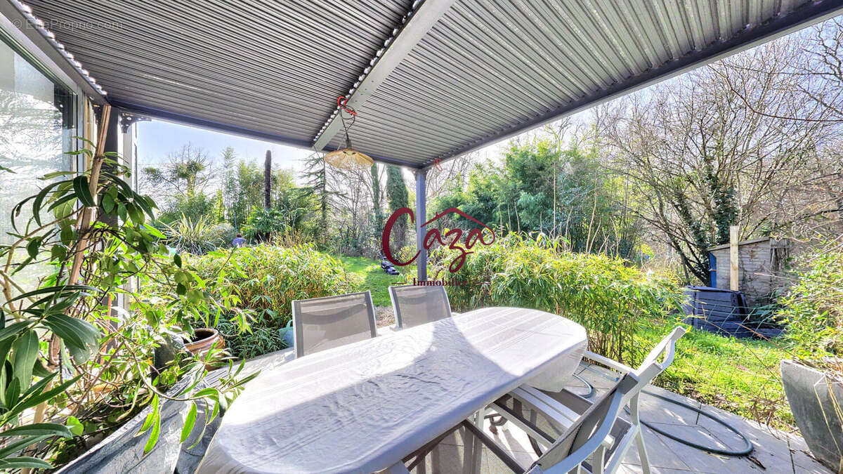 Maison à FARGUES-SAINT-HILAIRE