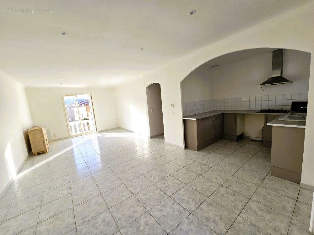 Maison à CLARENSAC