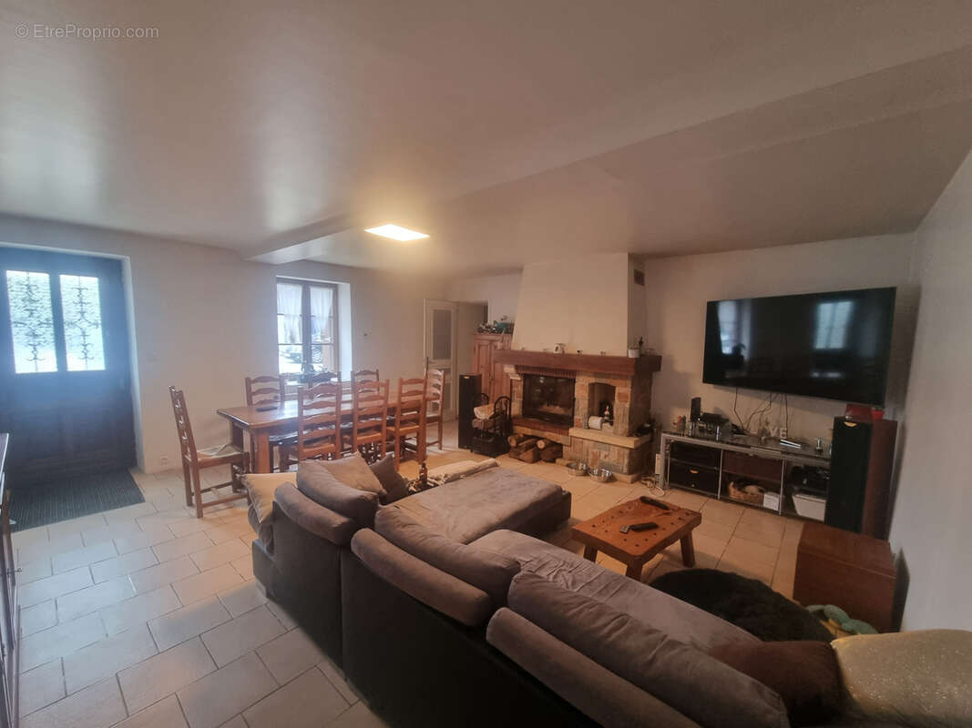 Maison à LE MELE-SUR-SARTHE