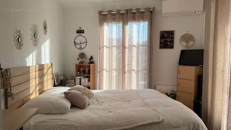 Appartement à ROQUEBRUNE-SUR-ARGENS