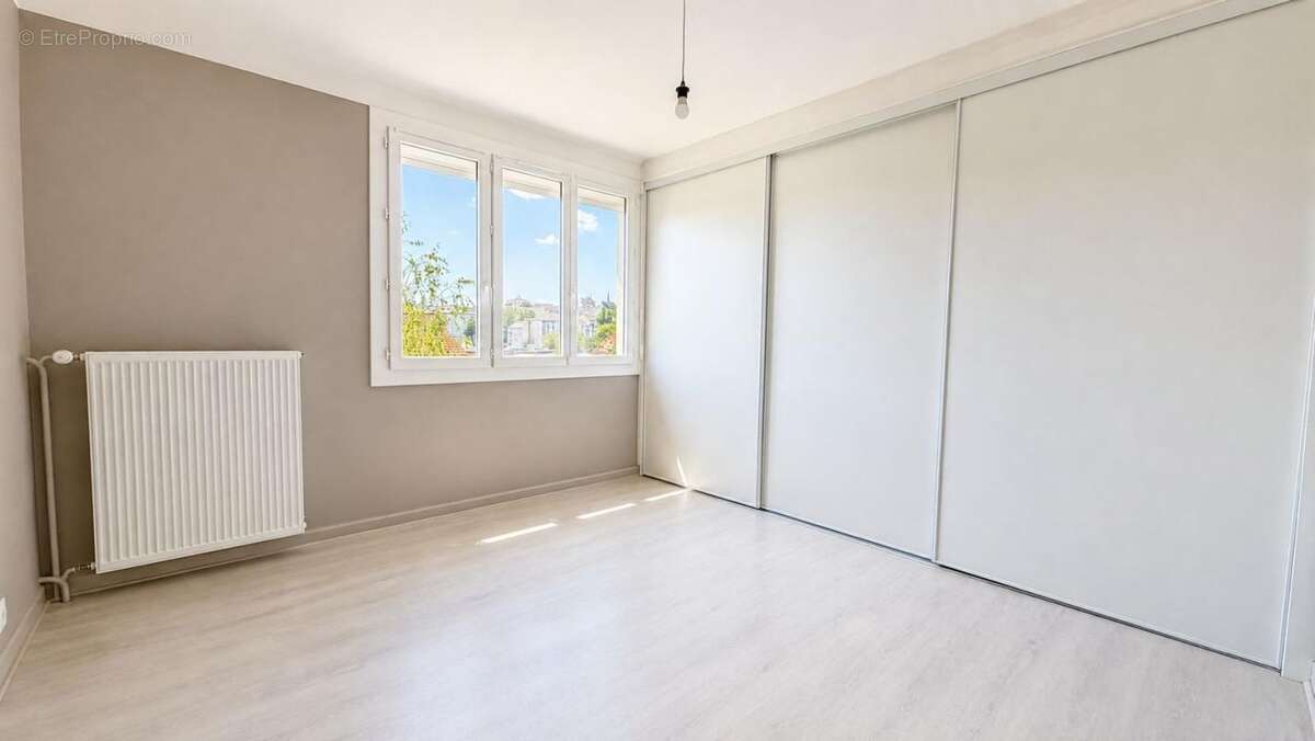 Maison de 144 m² entièrement rénovée – Deux logements indépendants – Terrain de 457 m² - photo 3