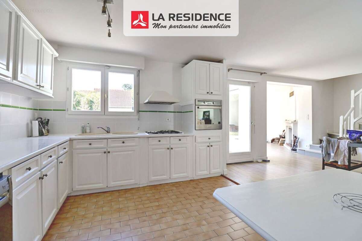 Maison à VERNEUIL-SUR-SEINE