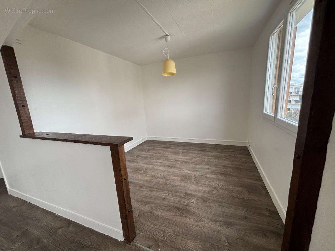 Appartement à MANTES-LA-JOLIE