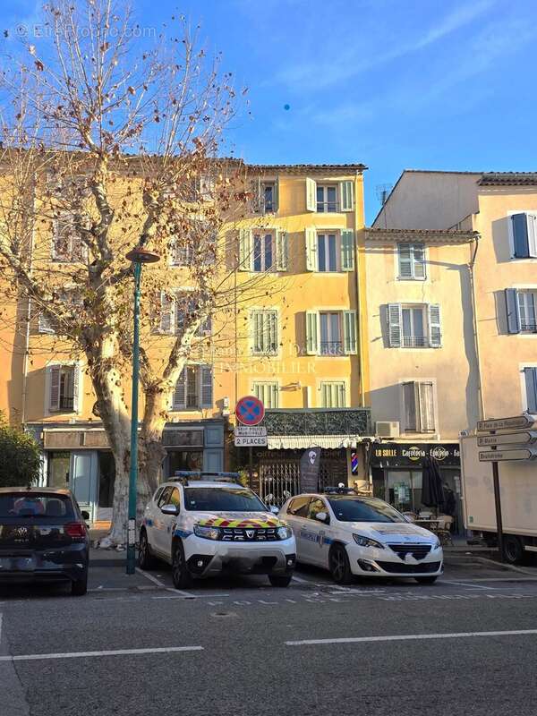 Appartement à LE MUY