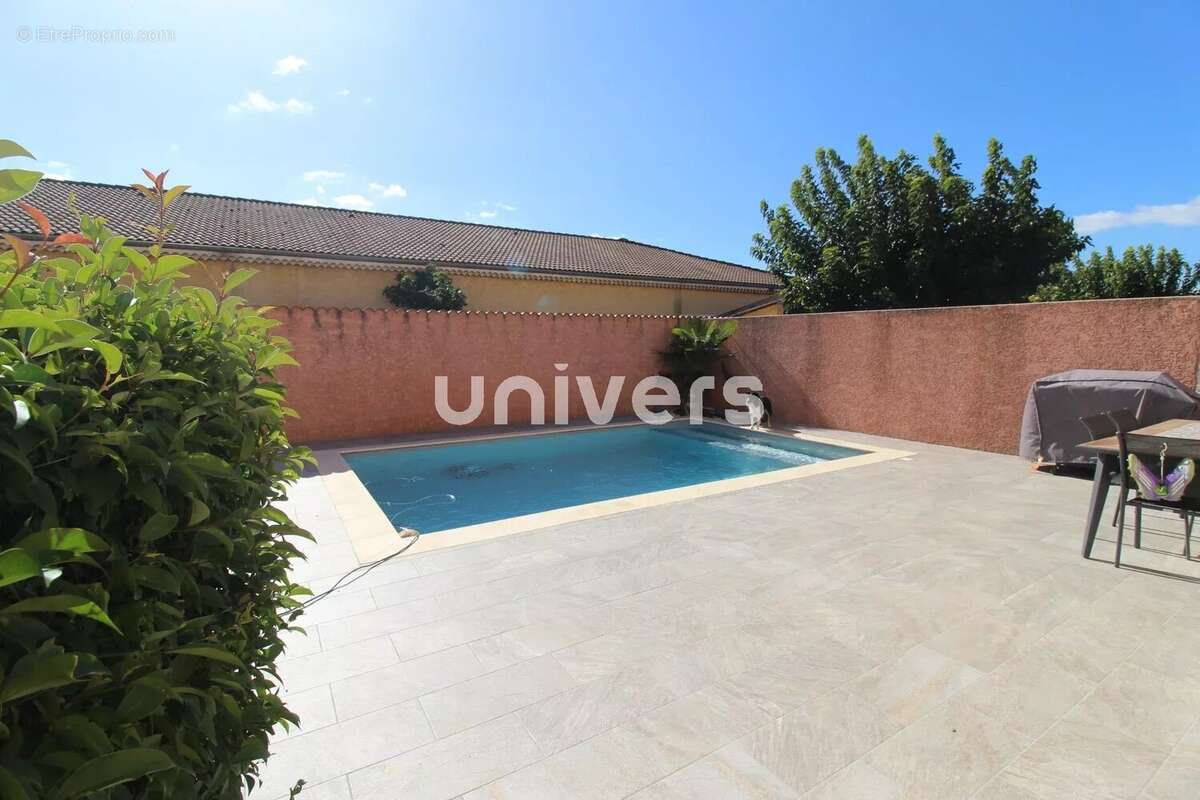 Maison à ETOILE-SUR-RHONE