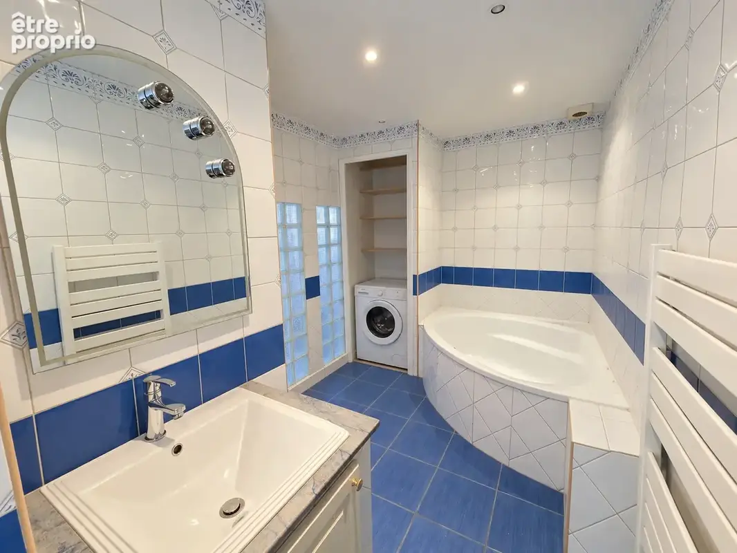 Superbe appartement haussmannien de 110 m2 avec grande terrasse  - Centre-ville de Sète - photo 4