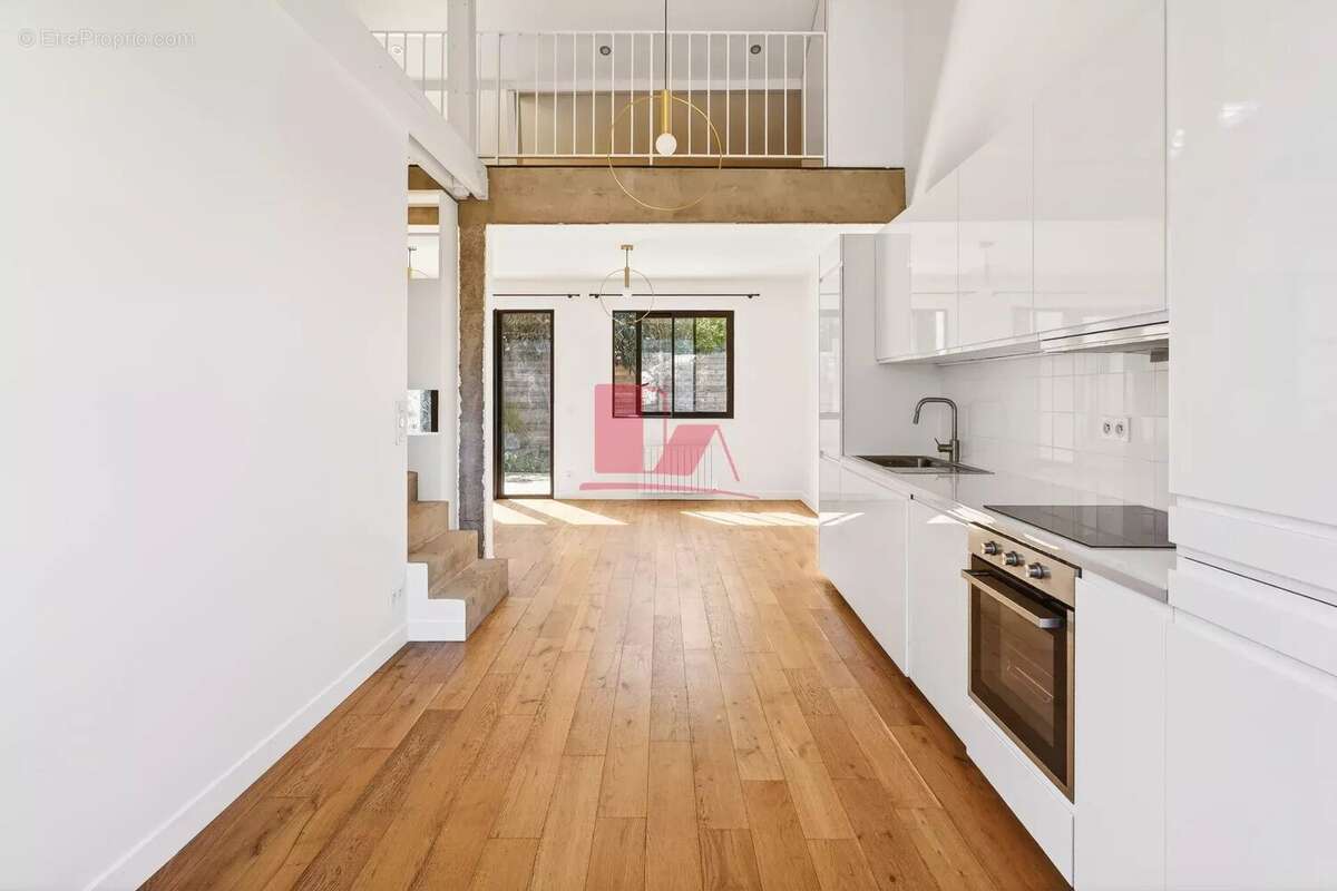 Maison à ISSY-LES-MOULINEAUX