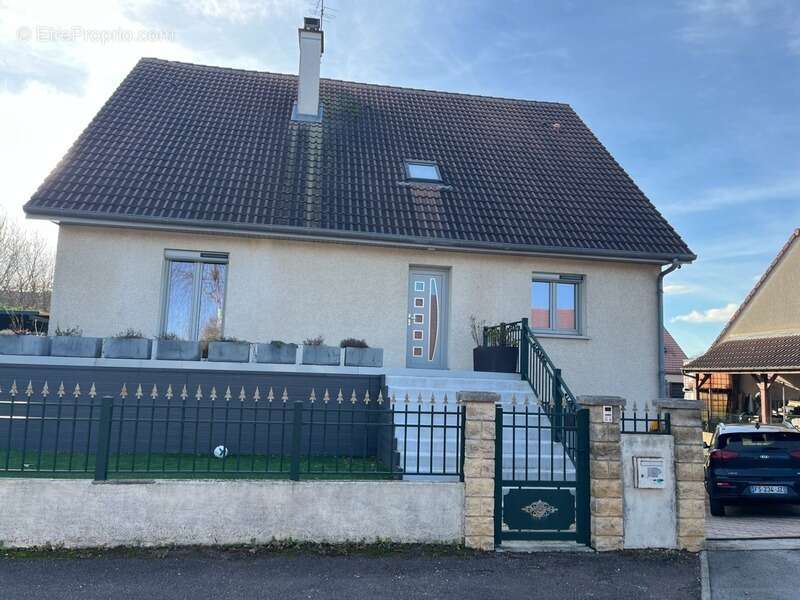 Maison à CHEVIGNY-SAINT-SAUVEUR