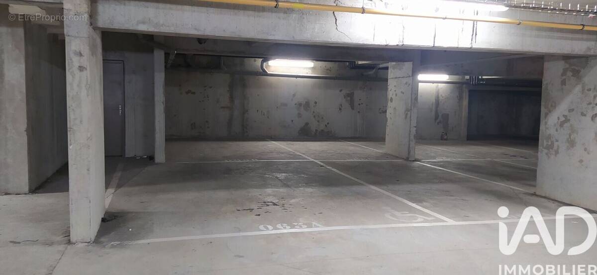 Photo 1 - Parking à CORMEILLES-EN-PARISIS