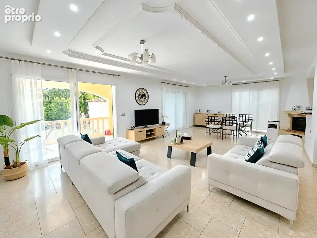 Villa de luxe à vendre à Mougins – 198 m²  5 chambres  Piscine  Deux T2 indépendants - photo 7
