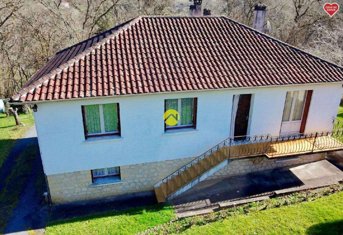 Maison à COUZE-ET-SAINT-FRONT